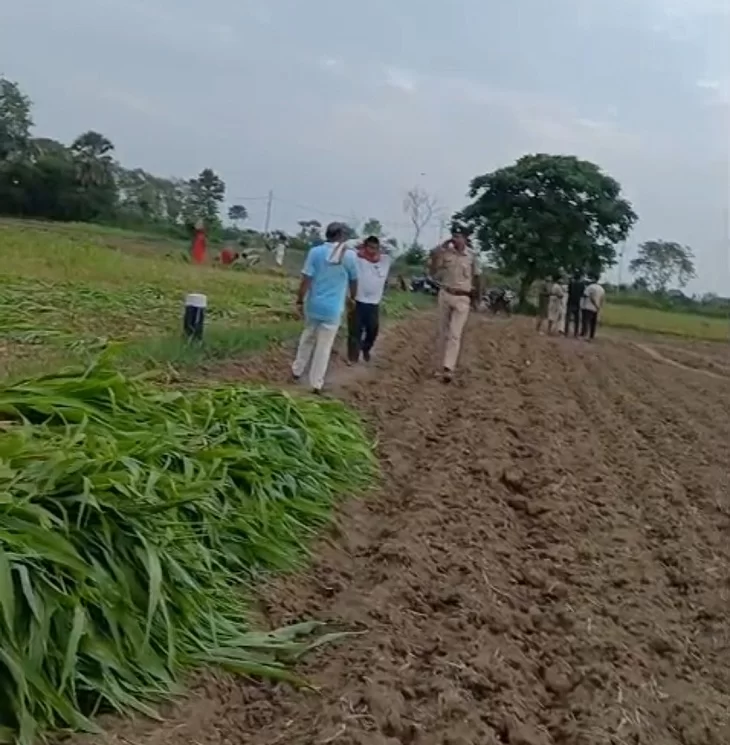 मनेर में भू-माफियाओं का आतंक! दर्जनों राउंड फायरिंग कर 50 लाख की रंगदारी, परिवार दहशत में